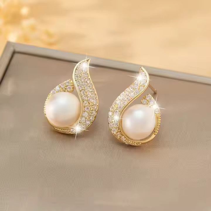 Elegant Teardrop Stud Pearl Earrings